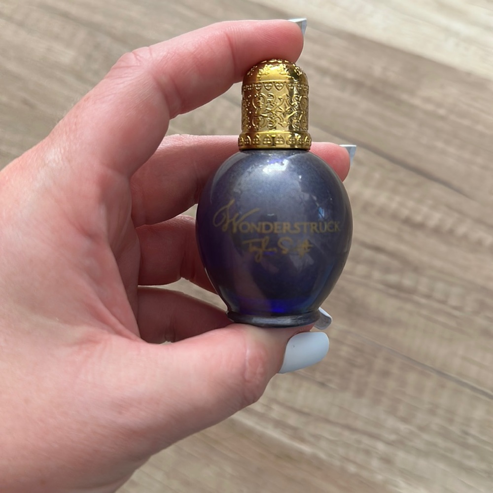Taylor Swift Wonderstruck perfume